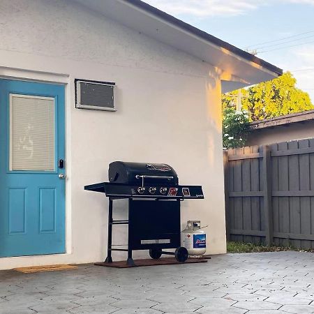 Private Suite W/ Full Backyard, Bbq, 5Min From Mia Miami Esterno foto