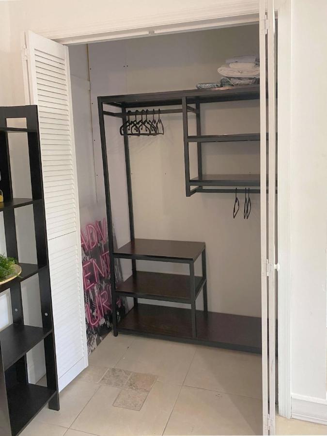 Private Suite W/ Full Backyard, Bbq, 5Min From Mia Miami Esterno foto