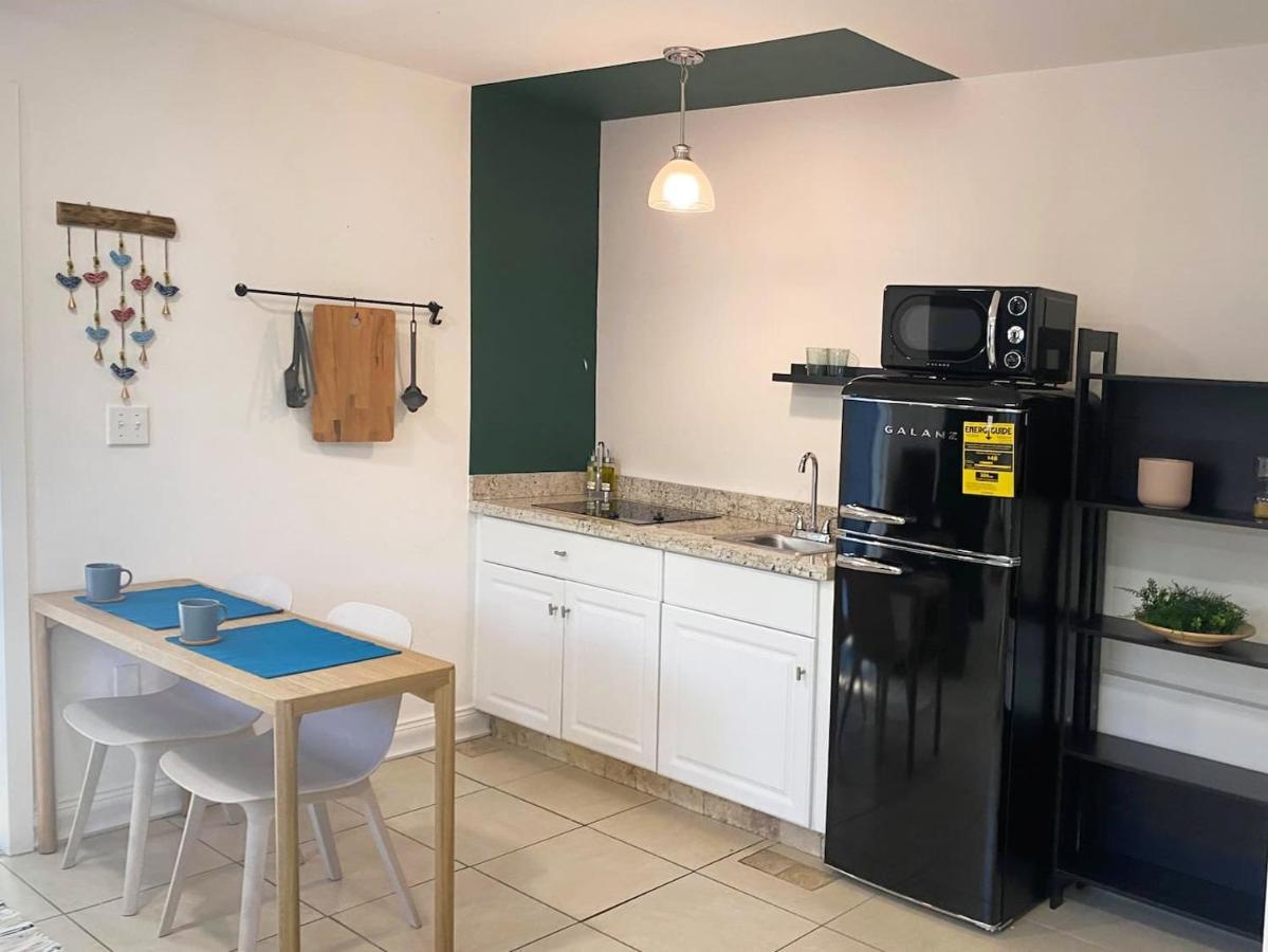 Private Suite W/ Full Backyard, Bbq, 5Min From Mia Miami Esterno foto